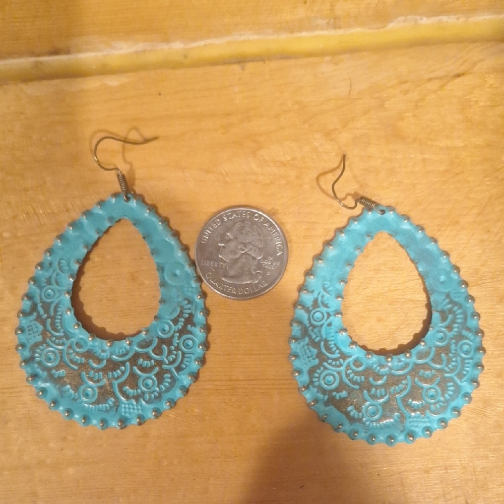 Elegant Turquoise Teardrop Earrings